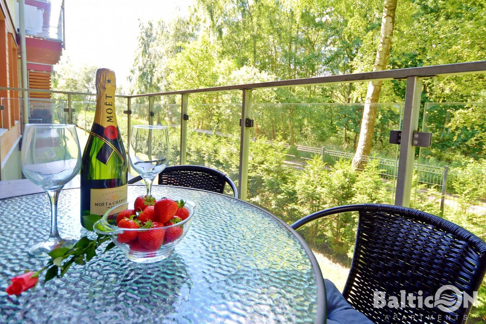 Apartamenty Balticon Polanki - Sauna, Fitness Inclusive - Basen Latem, Pool Im Sommer Kolobrzeg Room photo